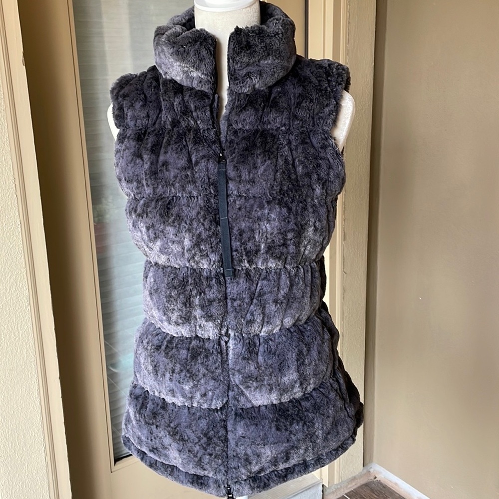 Athleta Goose Down Faux Fur Vest